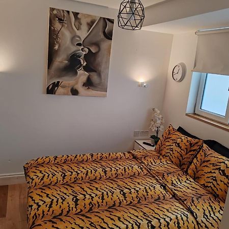 Lgbtq-Double Room London Ngoại thất bức ảnh
